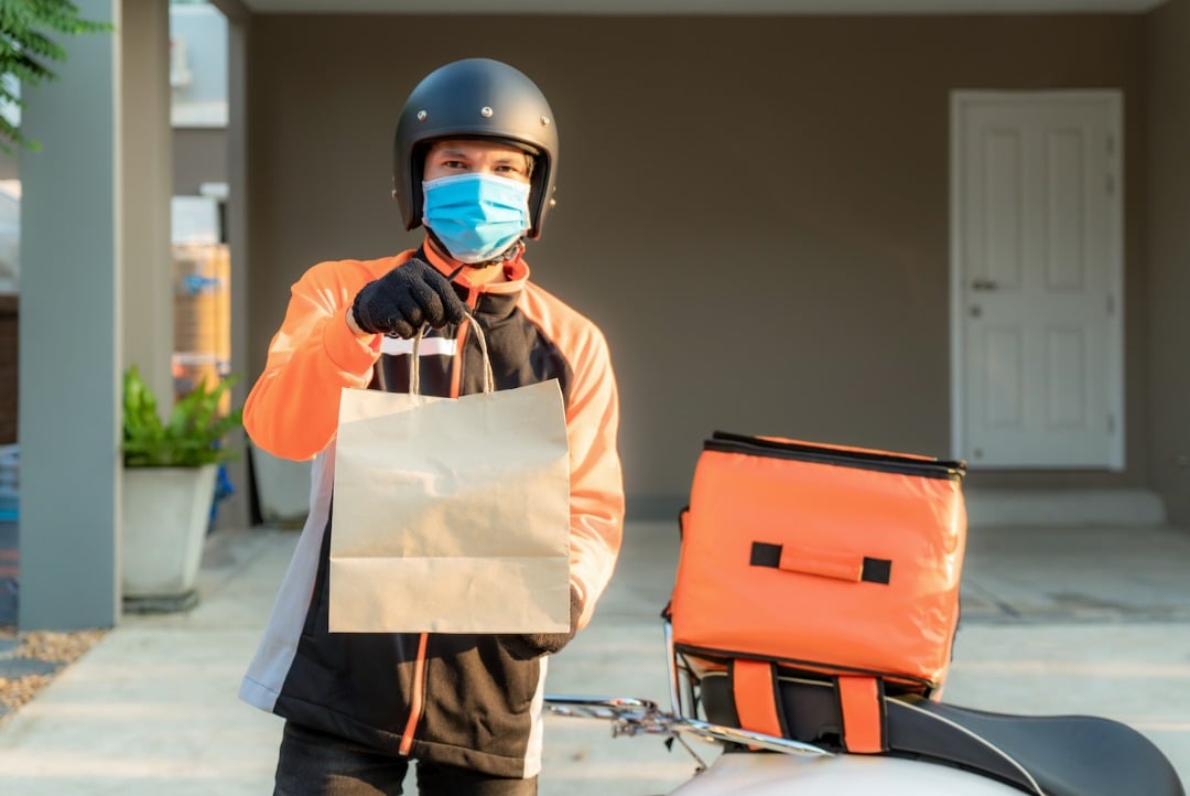 Folo food and parcel delivery app